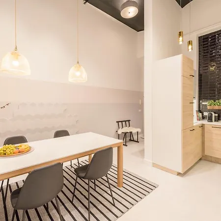 Opera I - 1br / Sleeps 4 / Netflix + Nespresso Appartamento Budapest