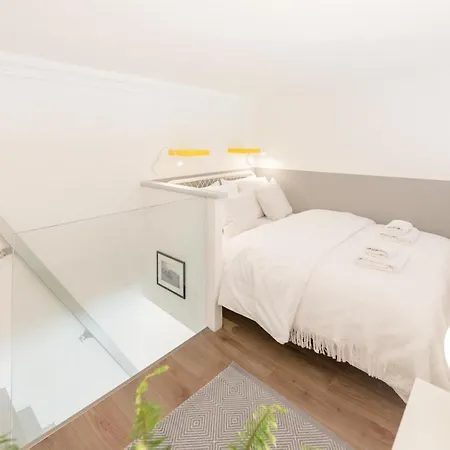 Opera I - 1br / Sleeps 4 / Netflix + Nespresso