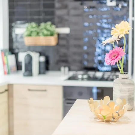 Opera I - 1br / Sleeps 4 / Netflix + Nespresso Appartamento Budapest